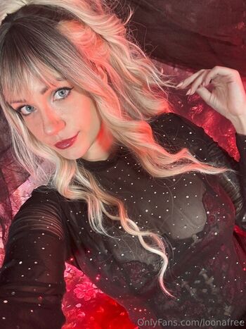 Full leaked Loonakia page private photo