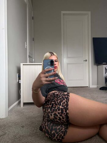 Full leaked Loraasmith private photo