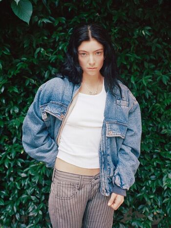 Full leaked Lorde private photo