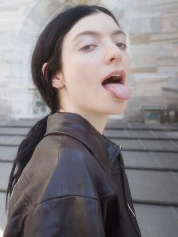 Full leaked Lorde private photo