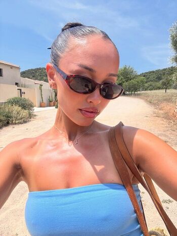 Full leaked Lottie hutton private photo