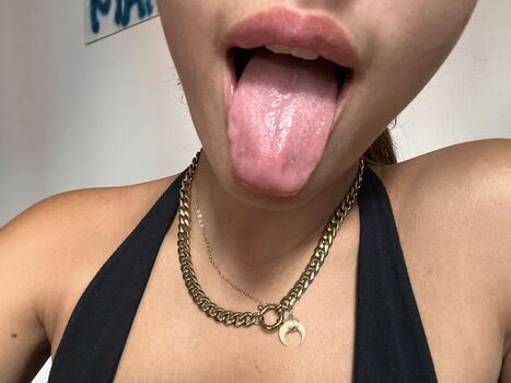 Full leaked Louannvecchia private photo