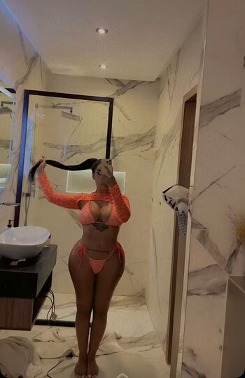 Full leaked Loubna private photo