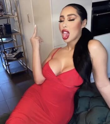Full leaked Loubna private photo
