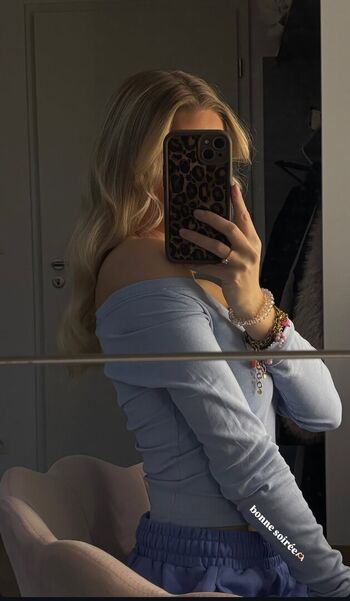 Full leaked Louise mlnn private photo