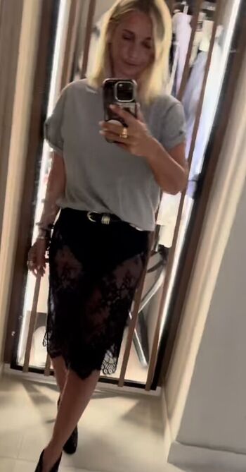 Full leaked Louise redknapp private photo