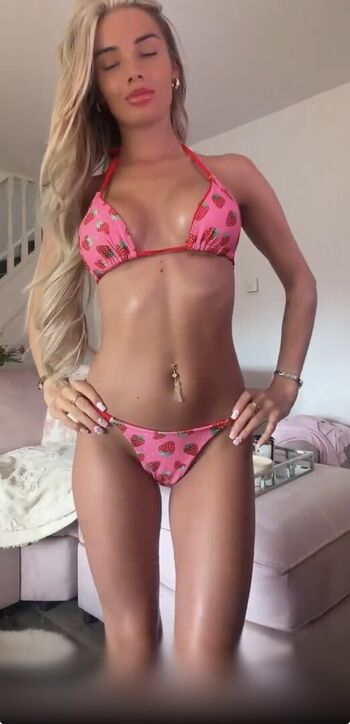 Full leaked Louisemarshallx private photo