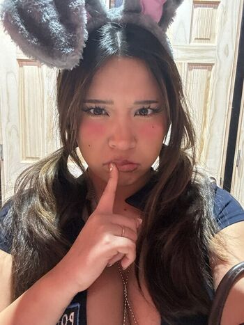 Full leaked Luciabunni private photo