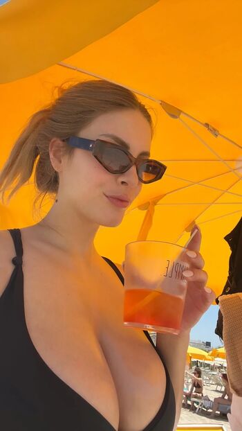 Full leaked Luciaeliardo private photo
