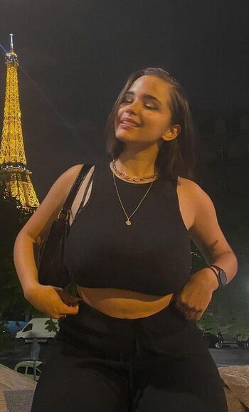 Full leaked Lucile private photo