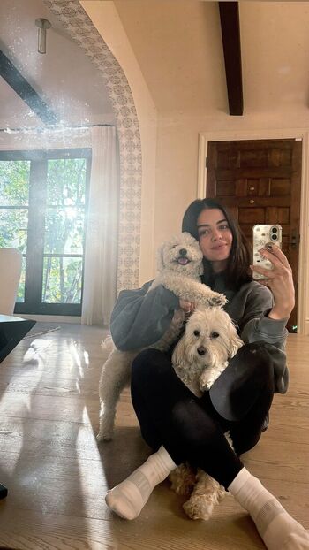 Full leaked Lucy hale private photo