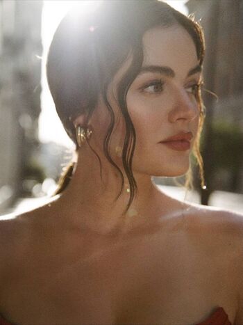 Full leaked Lucy hale private photo
