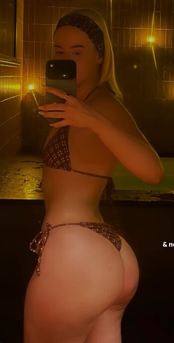 Full leaked Lucycombe private photo