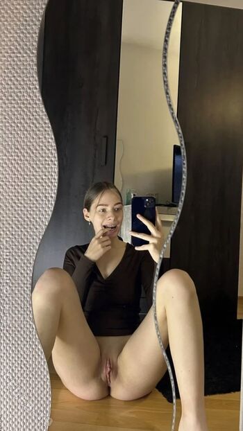 Full leaked Lucywhoelse private photo