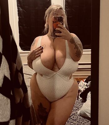 Full leaked Lusciouslyss private photo