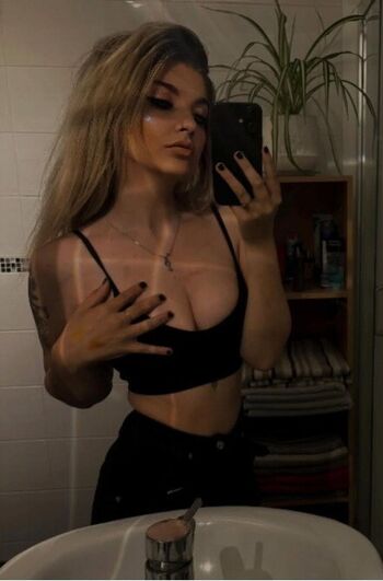 Full leaked Luuucy page private photo