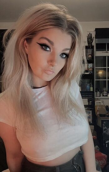 Full leaked Luuucy private photo