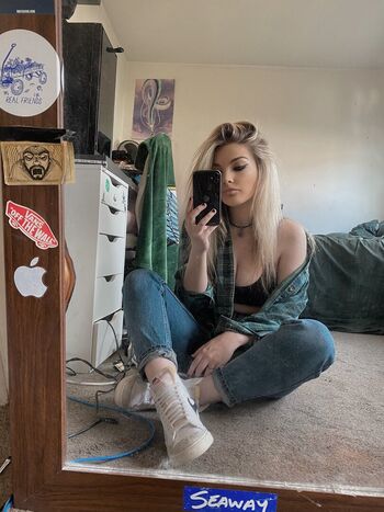Full leaked Luuucy private photo