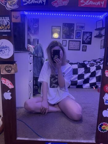 Full leaked Luuucy private photo