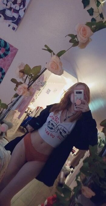 Full leaked Luvmepleas private photo