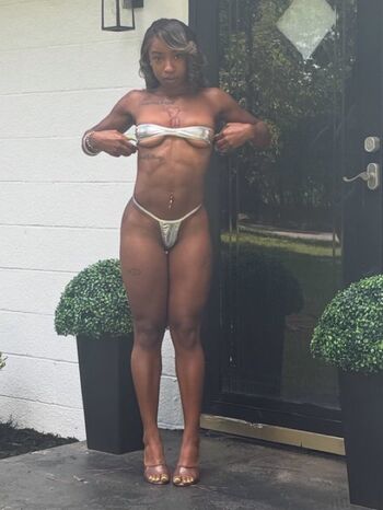 Full leaked Luvroxie private photo