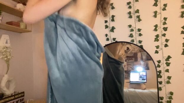 Full leaked Luvvlea private photo