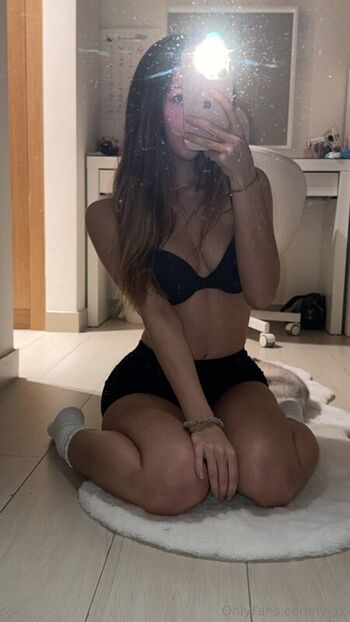 Full leaked Lyiax private photo