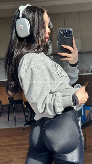 Full leaked Lyna com private photo