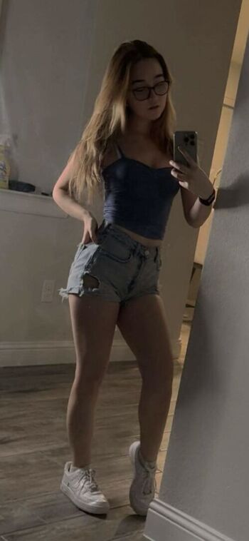 Full leaked Lyssaurora page private photo