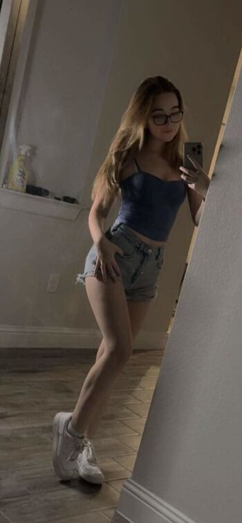 Full leaked Lyssaurora page private photo