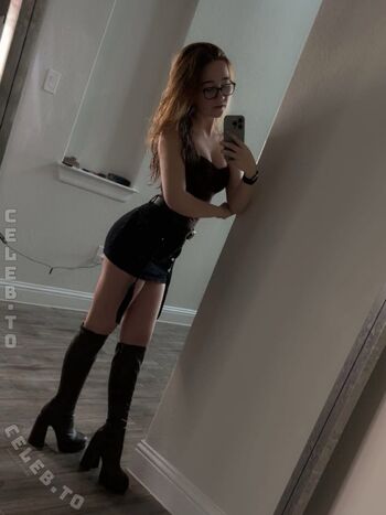 Full leaked Lyssaurora private photo