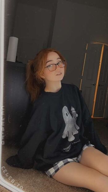 Full leaked Lyssaurora page private photo