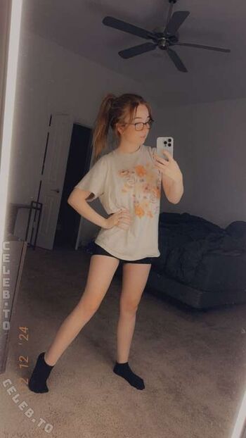 Full leaked Lyssaurora page private photo