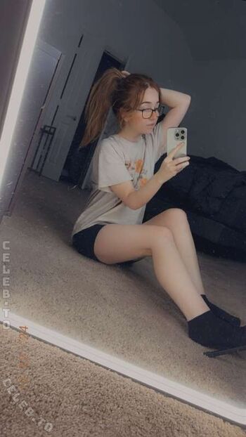 Full leaked Lyssaurora page private photo