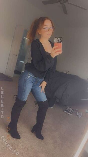 Full leaked Lyssaurora page private photo