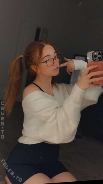 Full leaked Lyssaurora page private photo