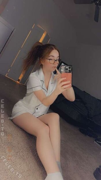 Full leaked Lyssaurora page private photo