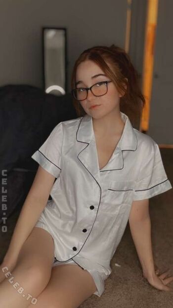 Full leaked Lyssaurora page private photo
