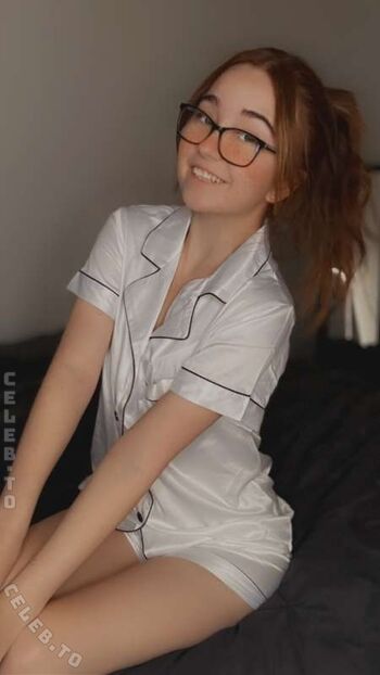 Full leaked Lyssaurora page private photo