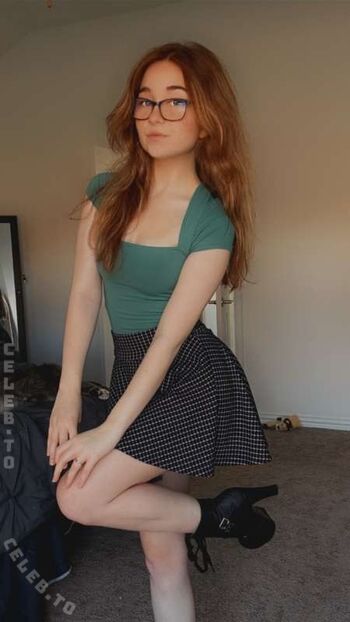 Full leaked Lyssaurora page private photo