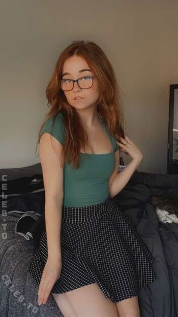 Full leaked Lyssaurora page private photo
