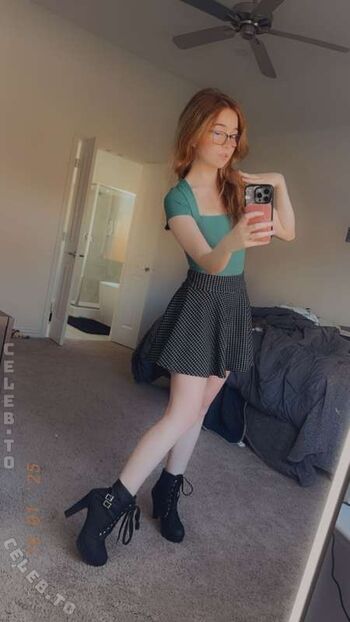 Full leaked Lyssaurora page private photo
