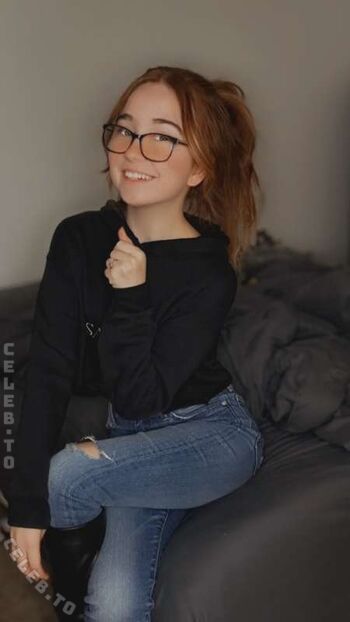 Full leaked Lyssaurora page private photo