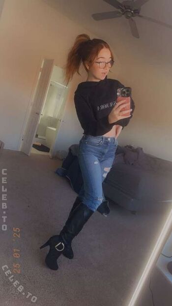 Full leaked Lyssaurora page private photo