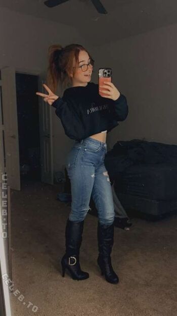 Full leaked Lyssaurora page private photo