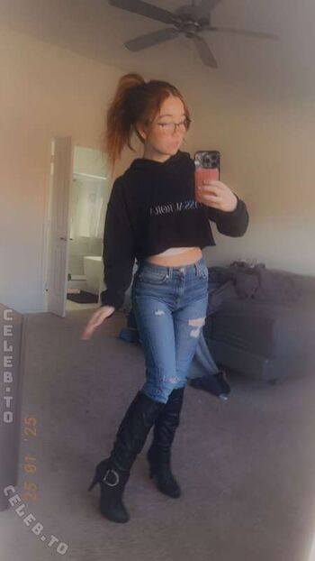 Full leaked Lyssaurora page private photo