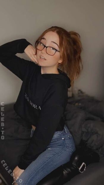 Full leaked Lyssaurora page private photo