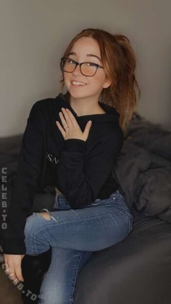 Full leaked Lyssaurora page private photo
