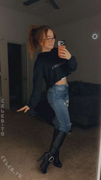 Full leaked Lyssaurora page private photo