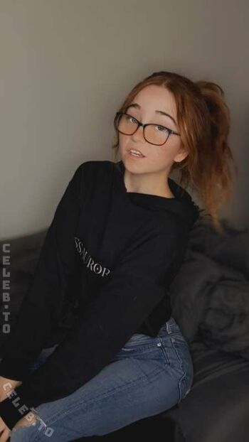 Full leaked Lyssaurora page private photo